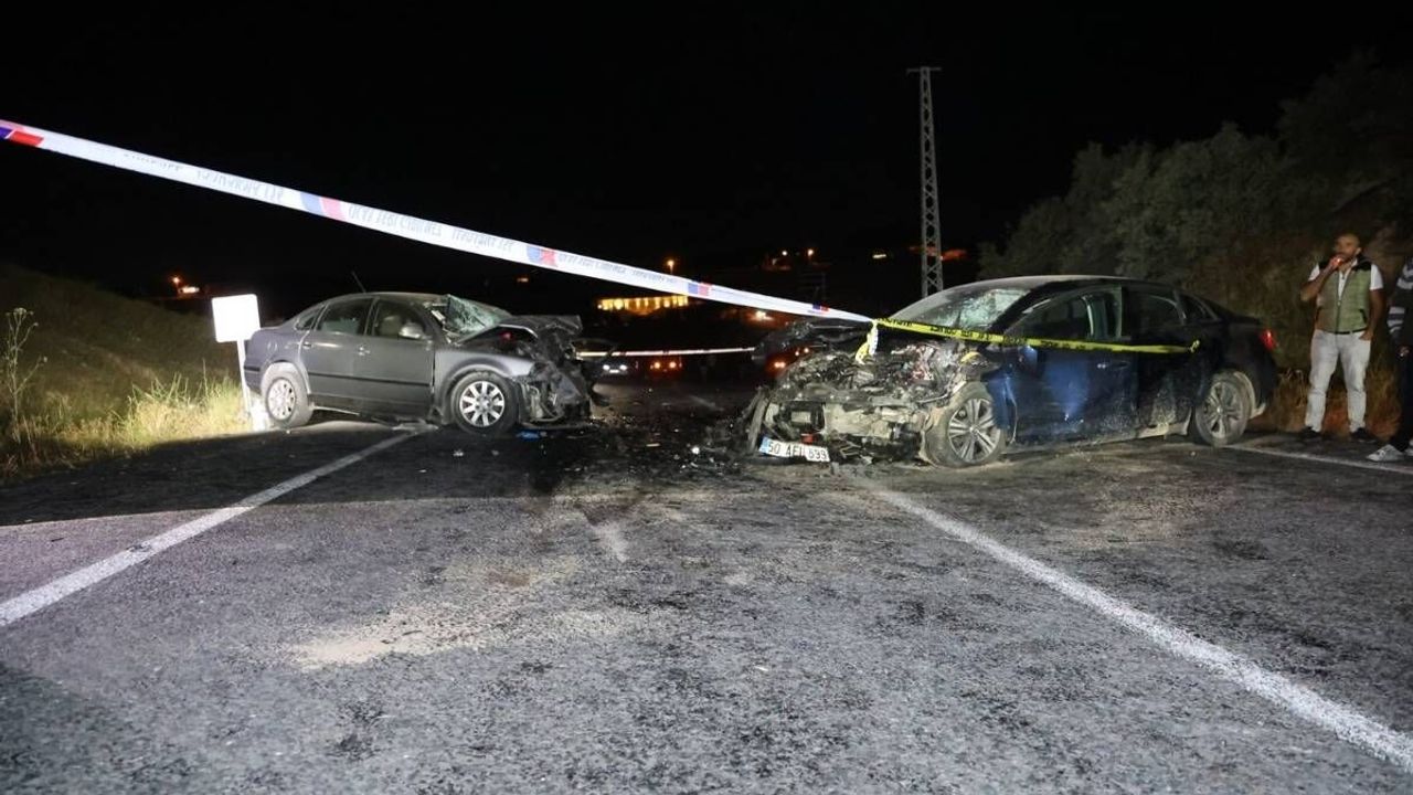 Alkollü sürücünün hatalı sollaması can aldı! 1 ölü 5 yaralı