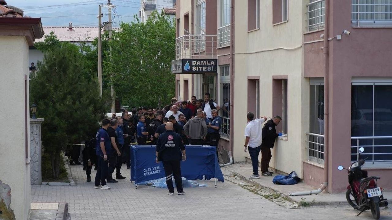 Niğde’de apartmanın 10. Katından düşen genç hayatını kaybetti