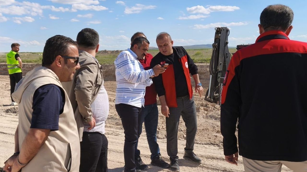 Vali Yardımcısı Ömer Tekeş’ten Sera Organize Tarım Bölgesi’nde inceleme!