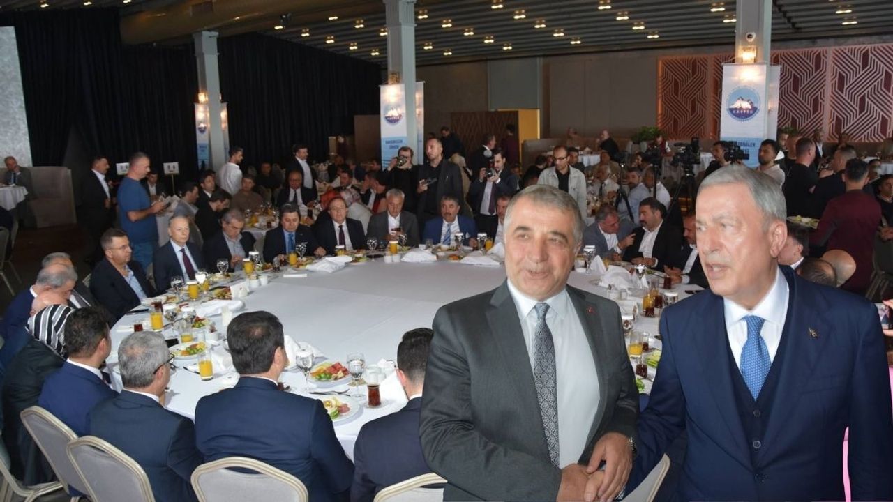 Kayseri siyaset ve iş dünyasının önde gelenleri İstanbul’da buluştu: Akar ve Koç el ele!