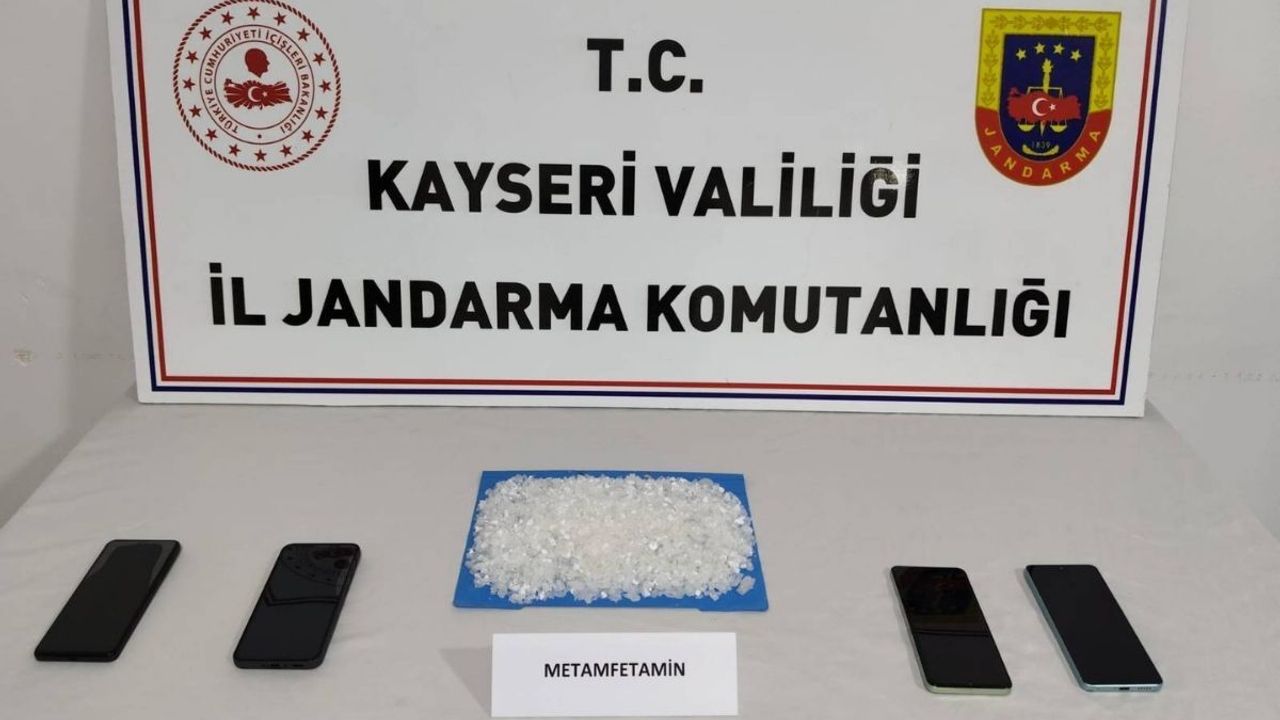 Pınarbaşı’nda Metamfetamin ele geçirildi: 4 şüpheli gözaltında