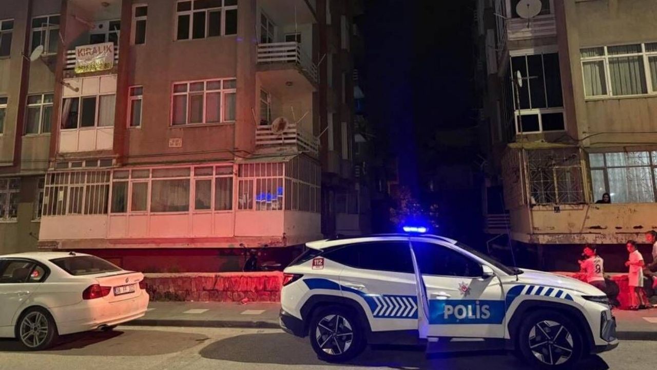 Kayseri'de polis telefon kamerasıyla evi izledi, kapıyı kırarak içeri girip şahsı kurtardı