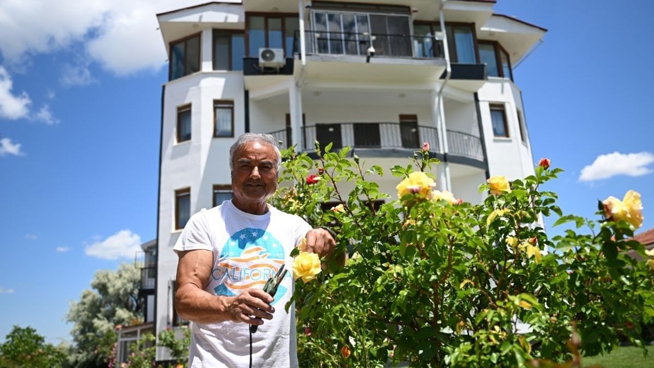 Sarıoğlan’da bu evi gören herkes merakla içeri giriyor: Almanya’dan Kayseri’ye uzanan gül hikayesi