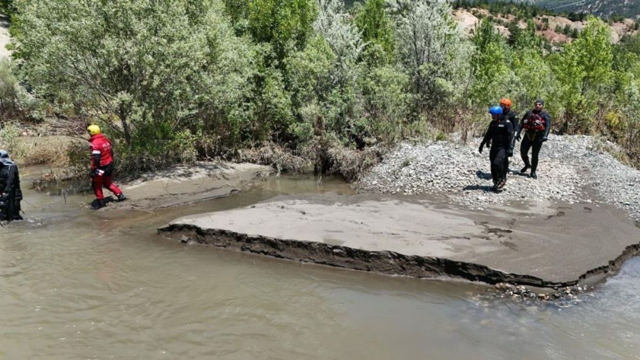 Sivas’ta kaza sonrası Kelkit Çayı’na atlayan genç kızdan 27 gündür haber yok!