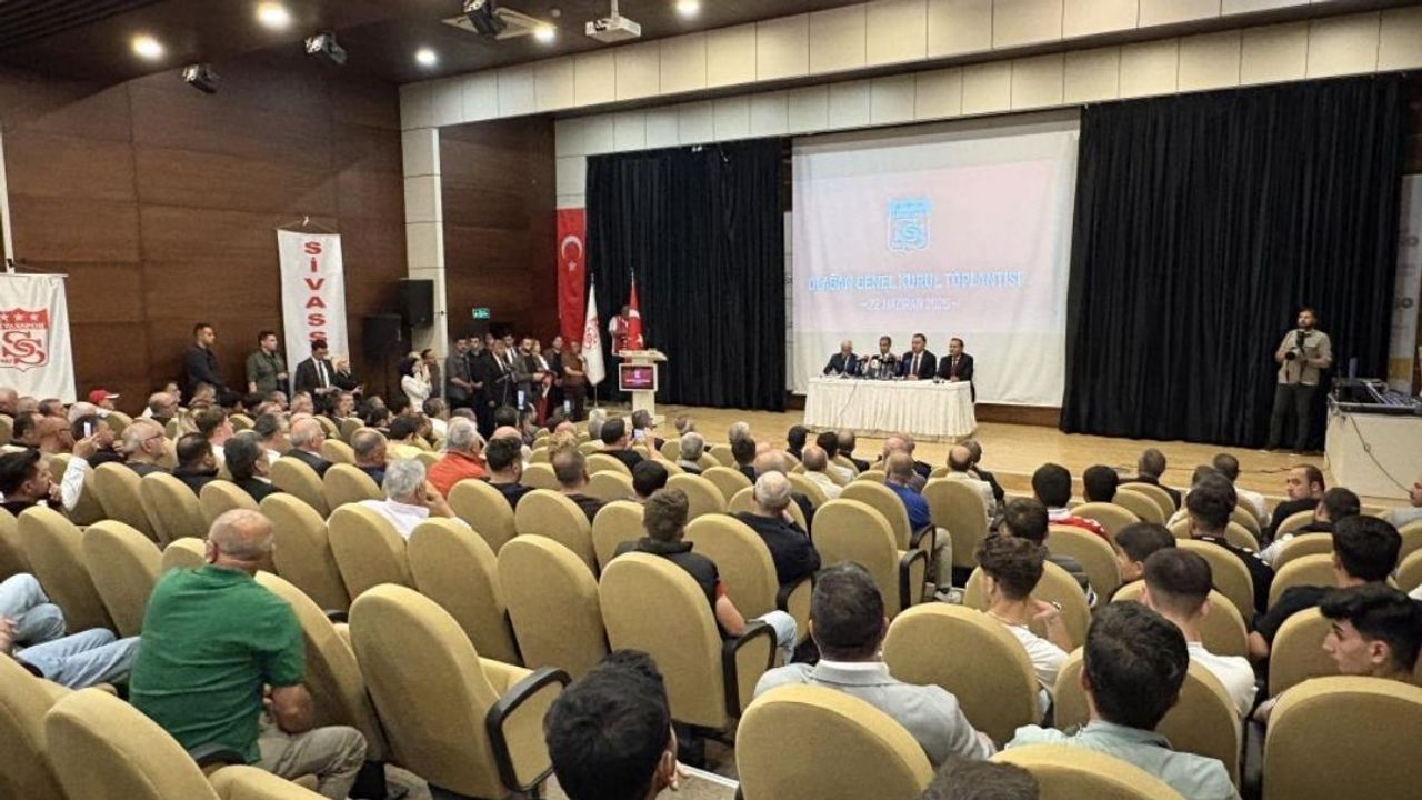 Başkansız kalan Sivasspor’da olağanüstü kongre kararı!