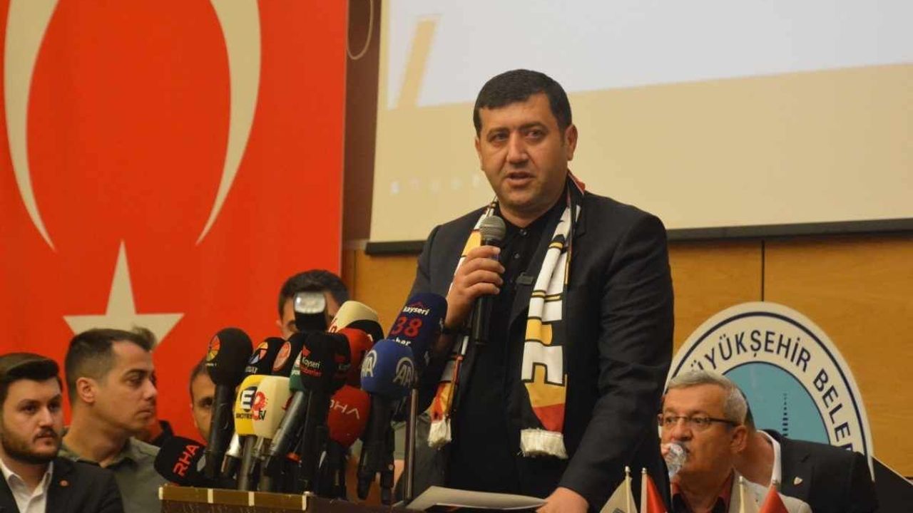 Baki Ersoy’dan Kayserispor çıkışı: 632 Milyon TL’yi Sivasspor’a bağışlasaydık Sivas’ın girişine anıtımızı dikerlerdi