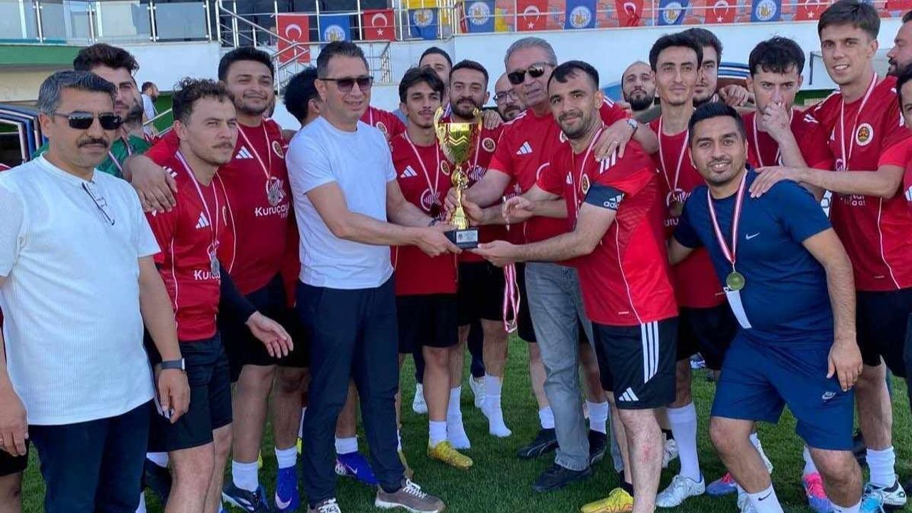 Kayseri Barosu Sivas’tan kupayla geldi