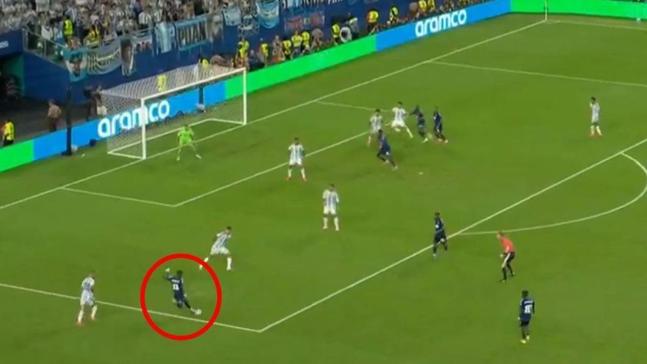 Trabzonsporlu Sidny Cabral'ın golü Dünya Kupası’nın en güzel golü seçildi