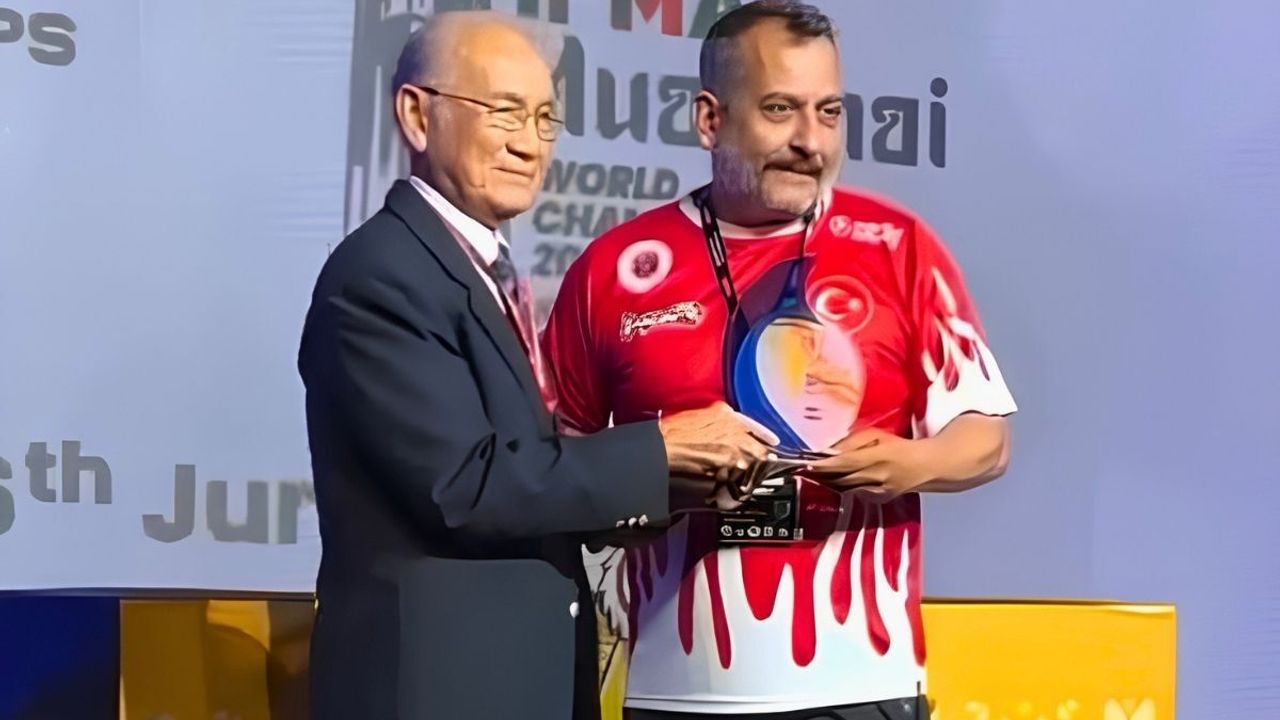 Kayserili Göksel Cingöz, dünyanın en iyi antrenörü seçildi | Best Coach ödülü