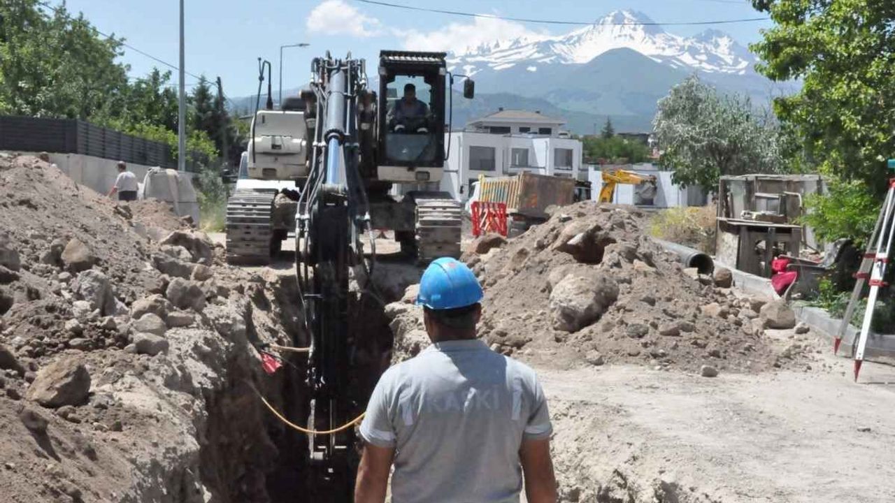 Kayseri Erenköy Mahallesi'nde altyapı çalışmaları sürüyor