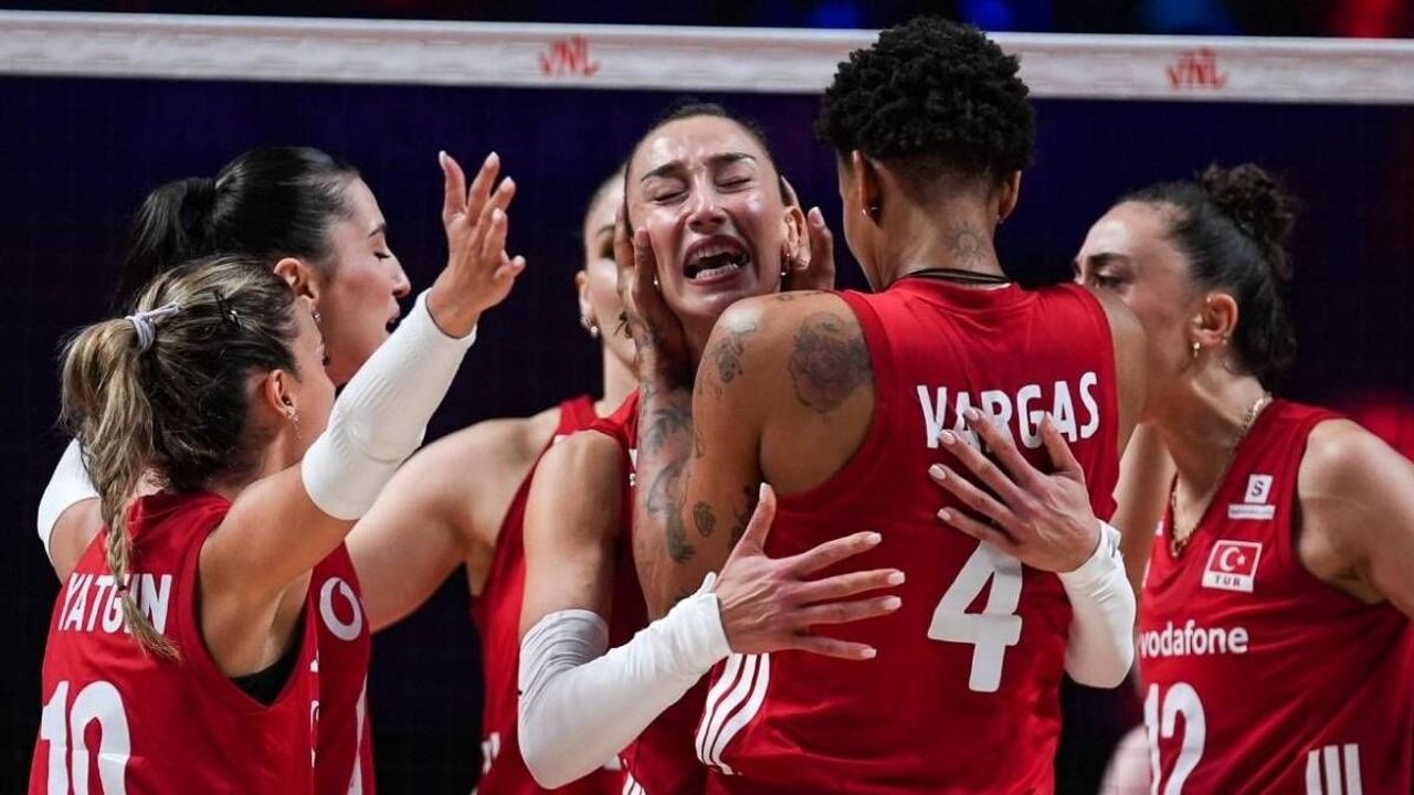 Milletler Ligi'nde şampiyon Türkiye! Filenin Sultanları Brezilya'yı devirdi