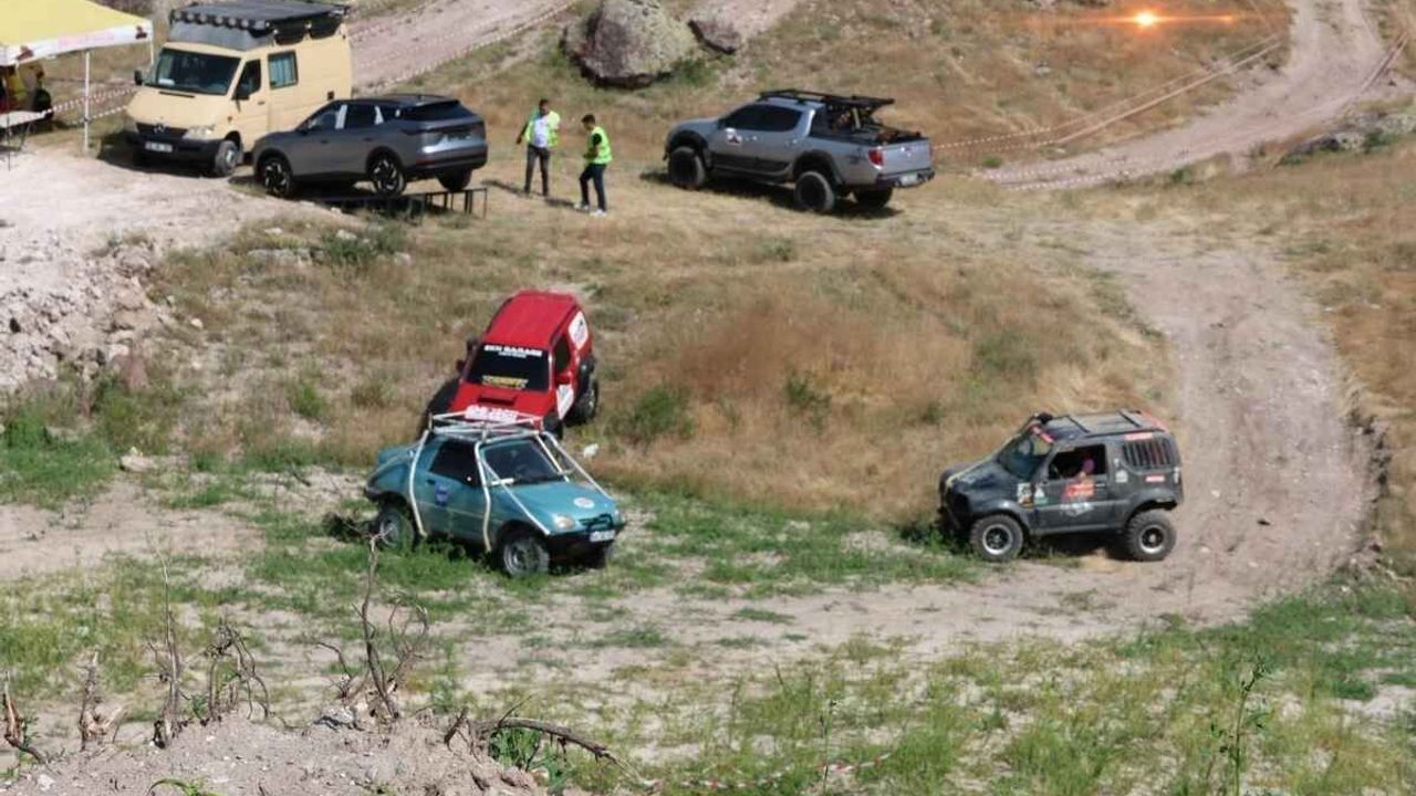 İncesu'da Off-Road coşkusu yaşandı: 32 ilden gelen 57 takım yarıştı