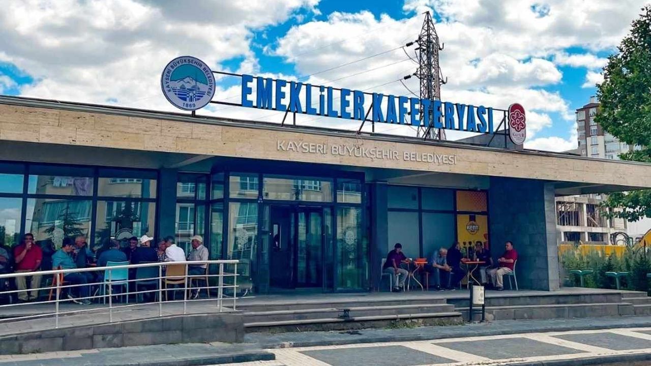 2 TL’ye çay, 20 TL’ye çorba! Kayseri'de bu kafeteryalar dolup taşıyor