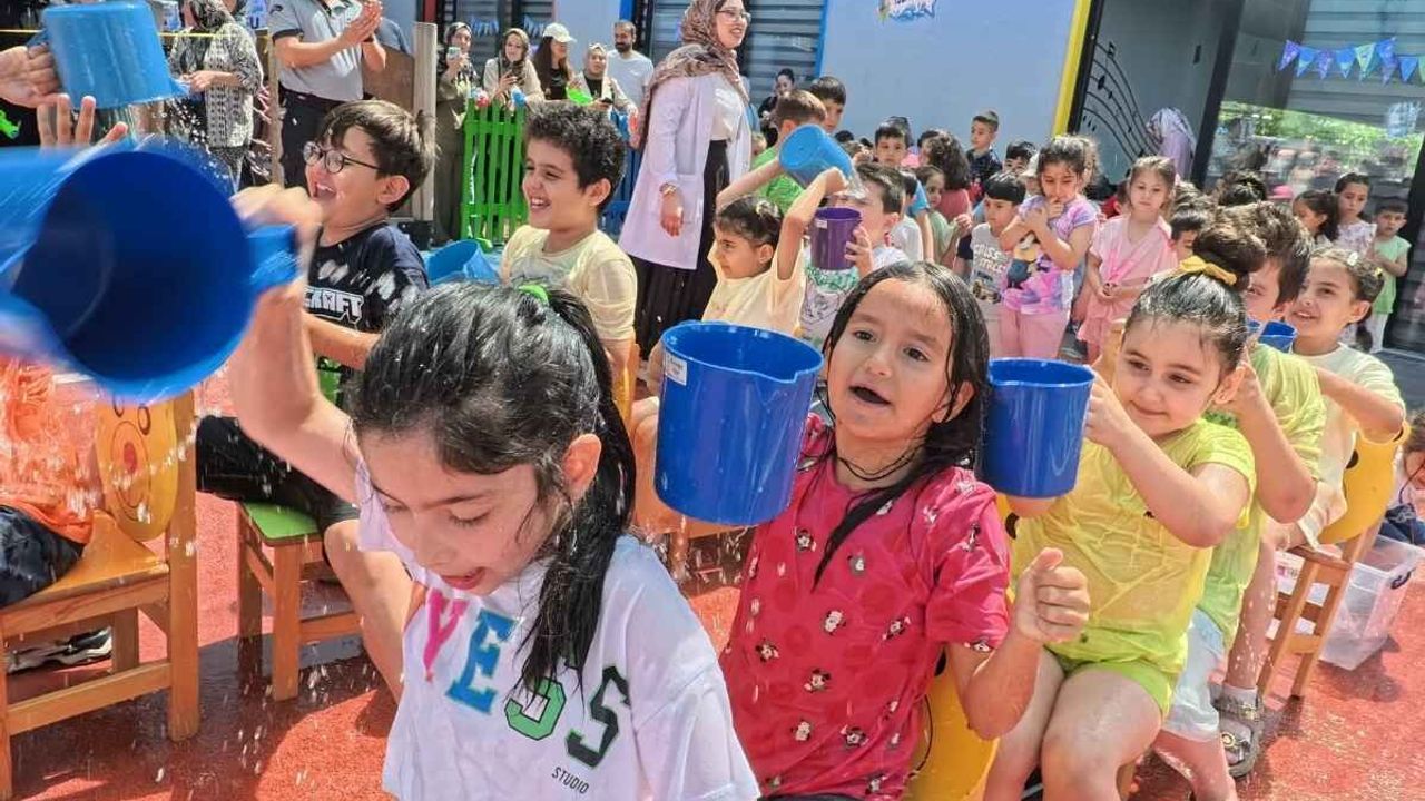 Kayseri'de miniklere serinleten etkinlik: Su oyunları büyük ilgi gördü