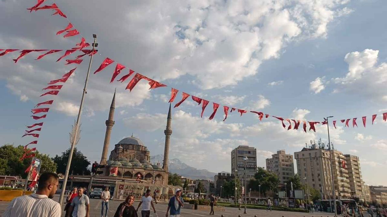 Kayseri’de termometreler 35 dereceyi gösterdi: En sıcak ilçe belli oldu