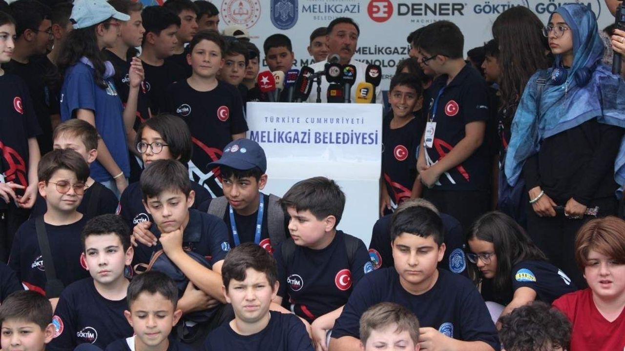 Kayseri'de GÖKTİM Teknoloji Atölyesi açıldı! Vali Çiçek'ten yapay zeka vurgusu