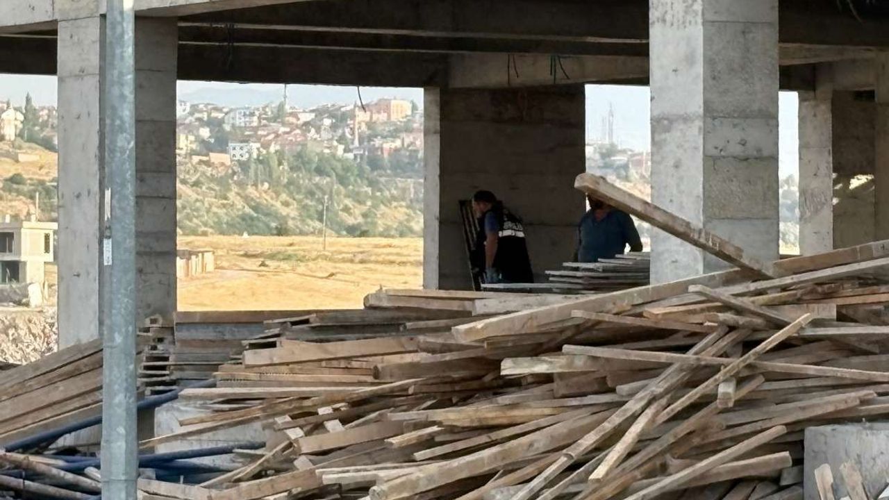 Kayseri'de inşaatta düşen işçi hastaneye kaldırıldı