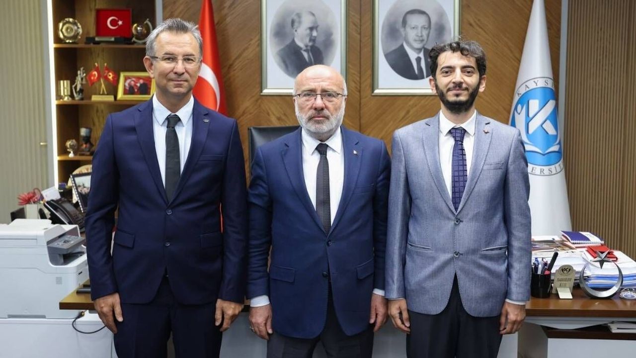 KAYÜ Rektörü Kurtuluş Karamustafa'dan görev değişimi mesajı