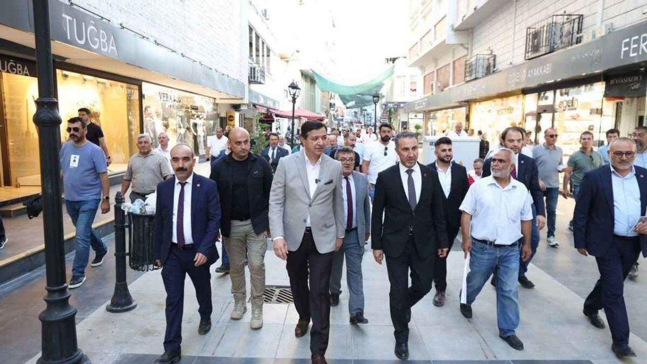 Arıkan Kayserili esnafın derdini dinledi: İnsanca yaşanabilir bir Türkiye için çalışıyoruz!