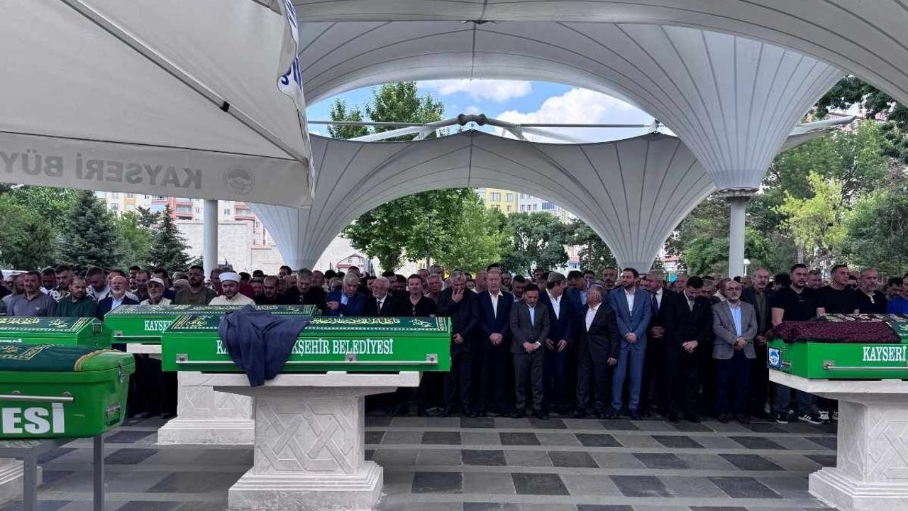 Mimarsinan OSB Başkanı Mehmet Arar'ın babası toprağa verildi