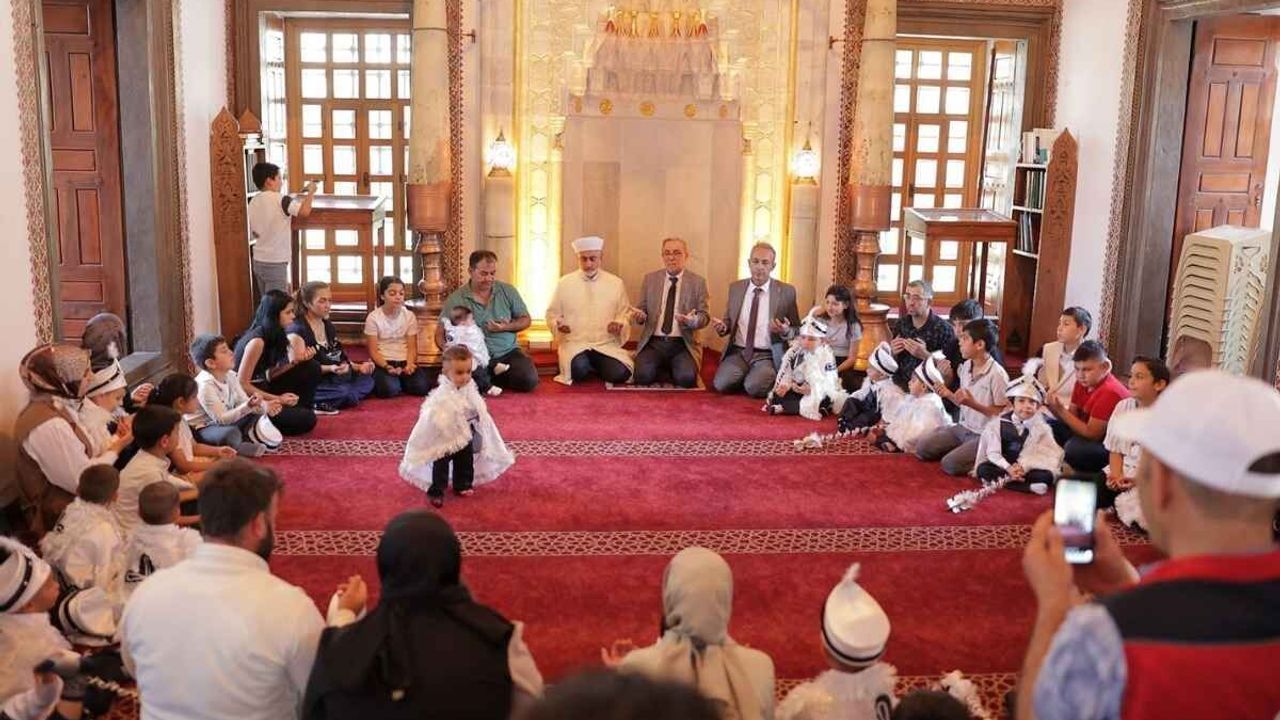 Nevşehir'de Vakıflar Genel Müdürlüğü'nden 23 çocuğa anlamlı sünnet şöleni!