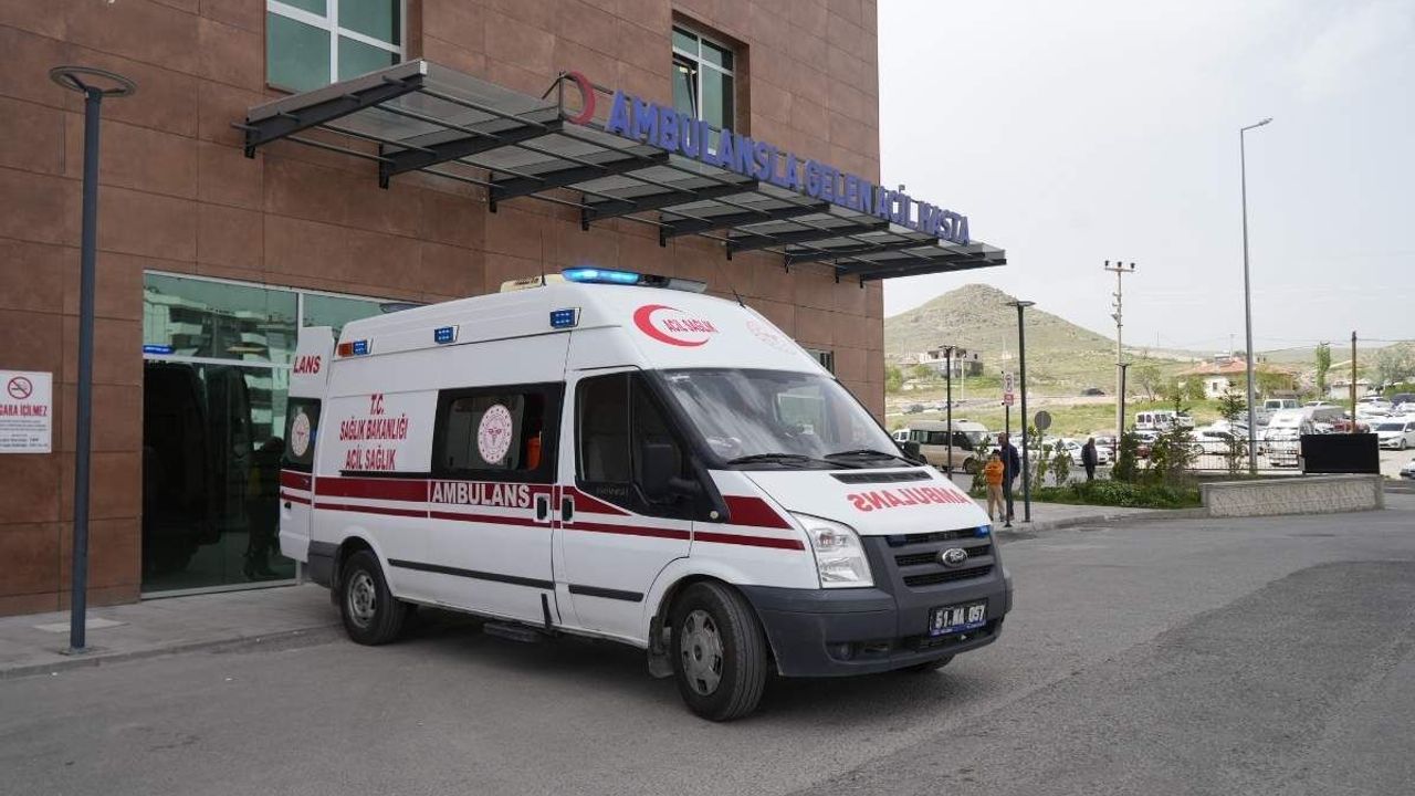 Niğde’de otomobilin çarptığı motosiklet sürücüsü hayatını kaybetti