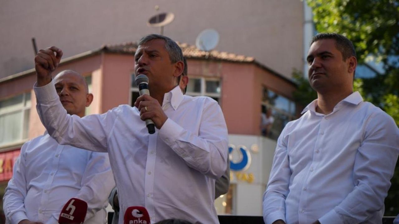 Özgür Özel'den yeni parti çıkışı: Ya partimizi geri alacağız ya yeni bir yol açacağız