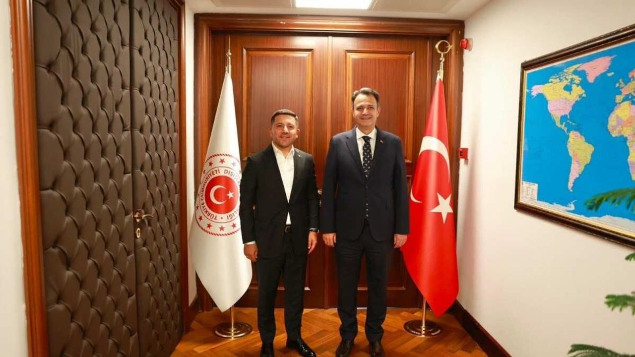 AK Parti’ye katılan Rasim Arı’dan Ankara’da önemli temas!