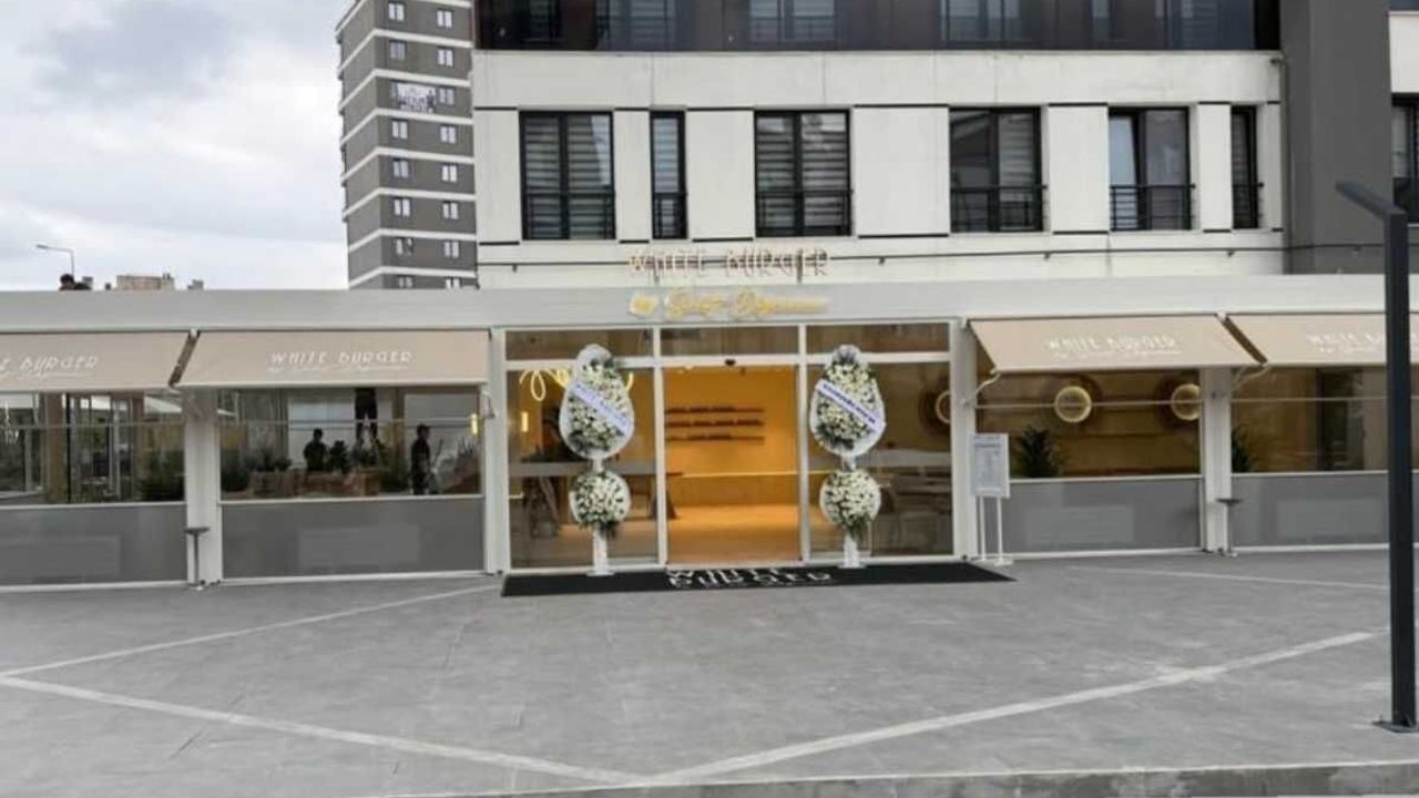 Kayseri’de MasterChef şampiyonunun yeni açtığı mekâna vatandaşlar akın etti