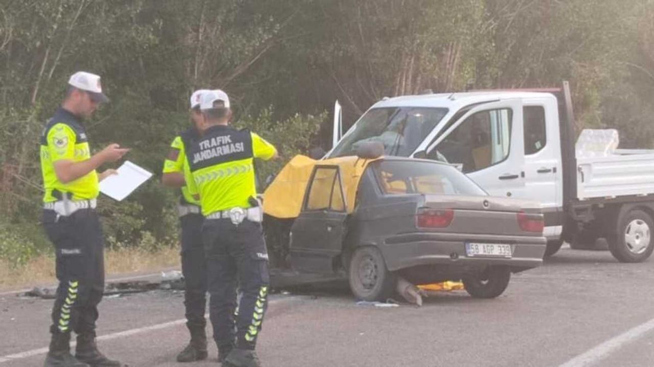 Sivas'ta şerit ihlali kazaya neden oldu: 1 ölü, 2 yaralı!