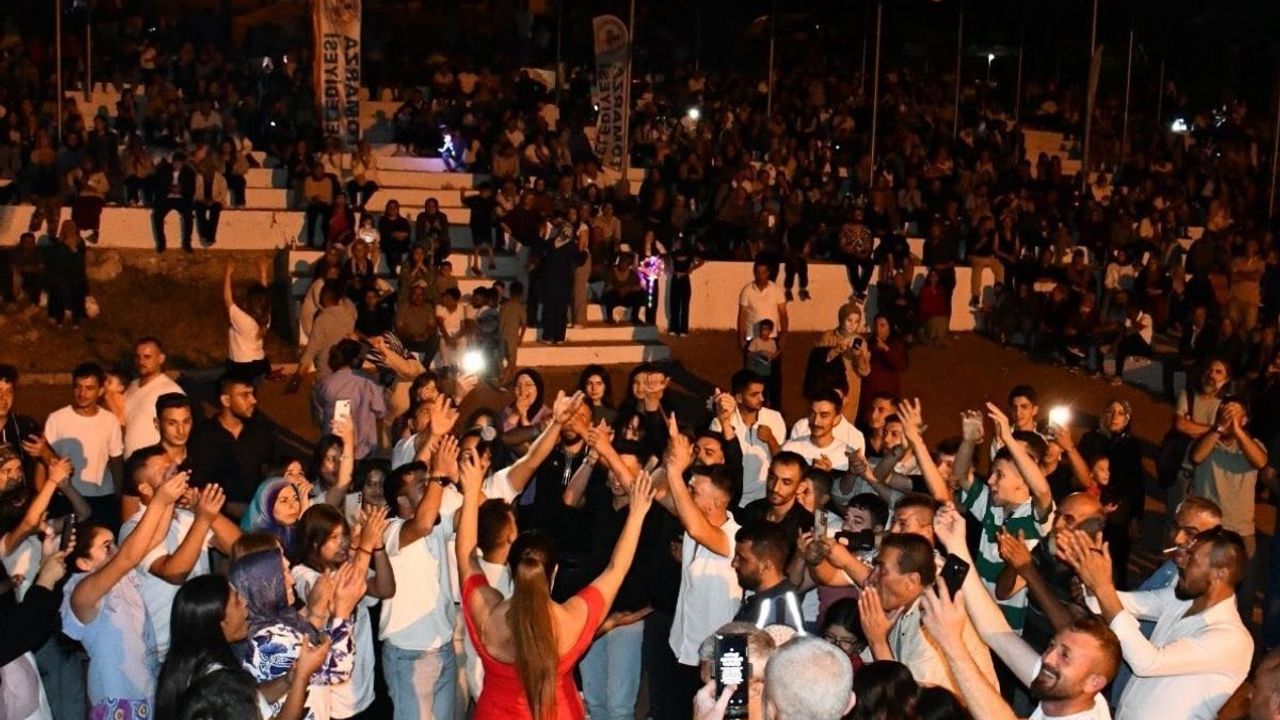 Tomarza nefesini tuttu! Şenlikte sürpriz sanatçılar sahneye çıkacak