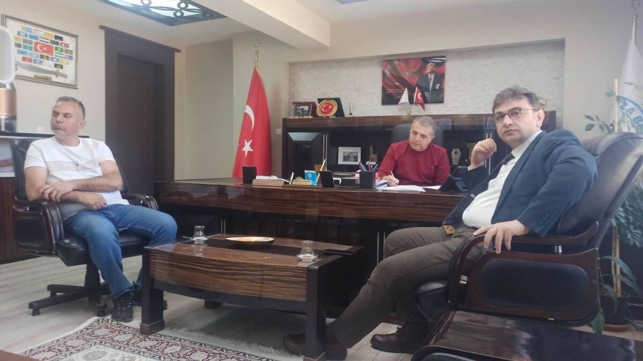 Kayseri’de belediye başkanı ve genel müdür buluştu: Sefer saatleri ve duraklar için kapsamlı toplantı!