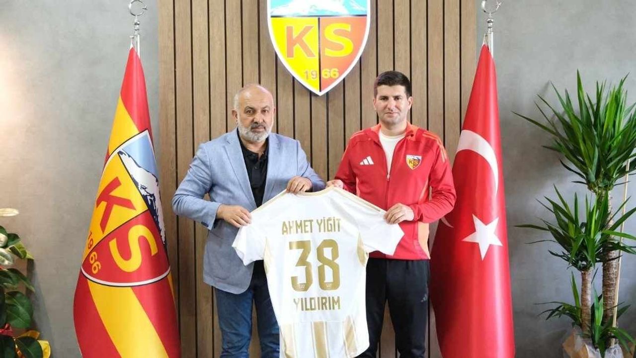 Ülkü Ocakları Genel Başkanı Ahmet Yiğit Yıldırım: Kayserispor’umuza başarılarla dolu bir sezon diliyorum