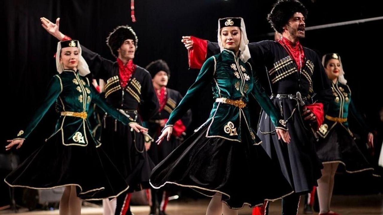 Kayseri’de 100 bin kişinin Çerkes Festivali’ne katılması bekleniyor: Aşkın Genç’ten davet!