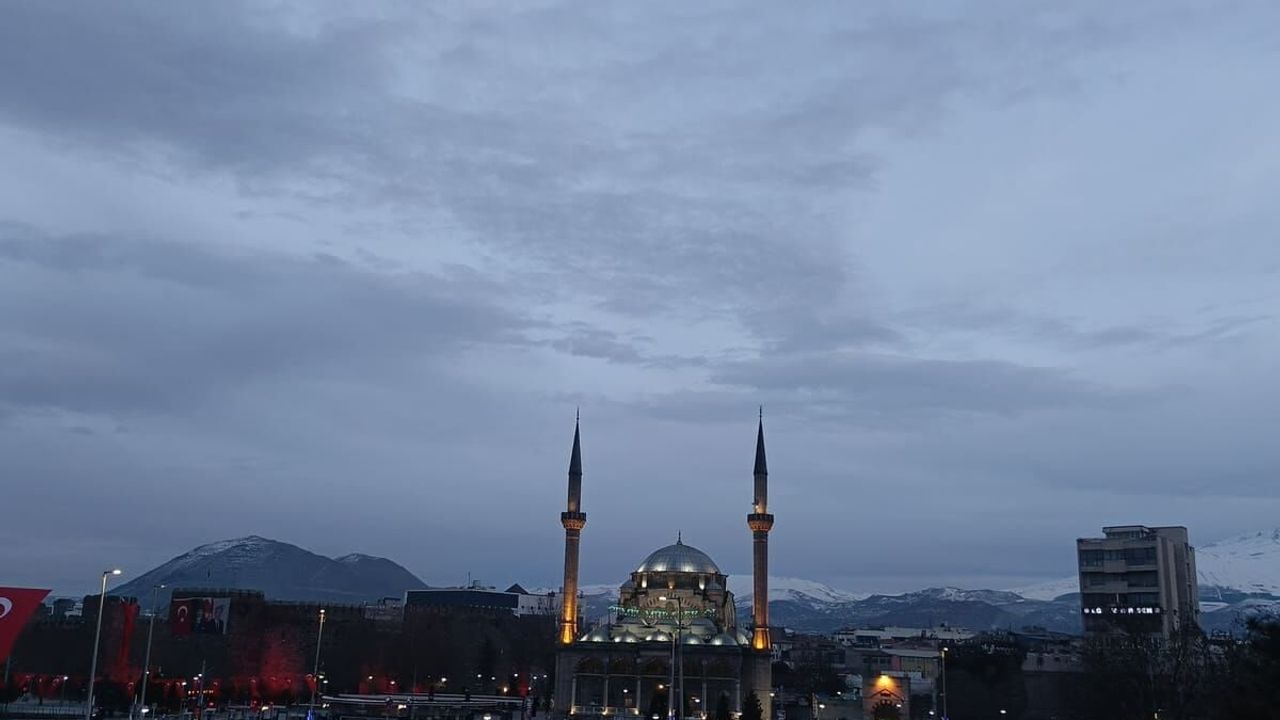 Kayseri kavrulacak! Meteoroloji tarih verdi: 35 dereceyi görecek