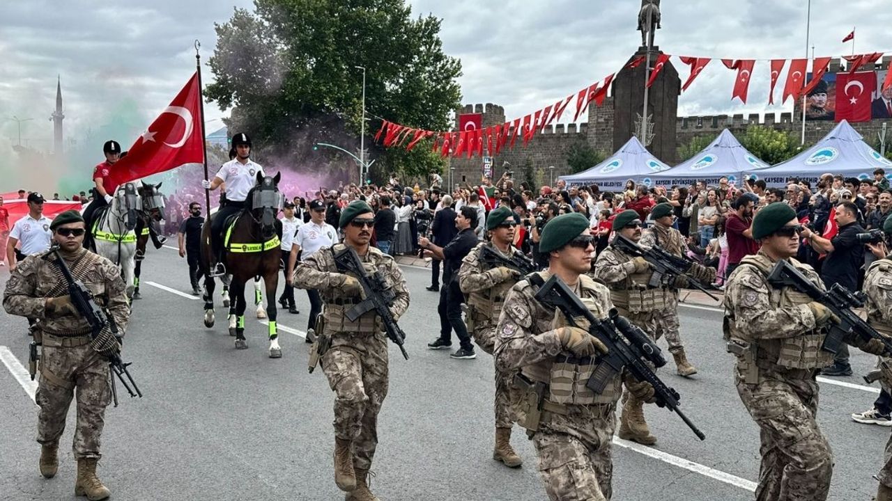 Kayseri’de 30 Ağustos Zafer Bayramı kutlandı