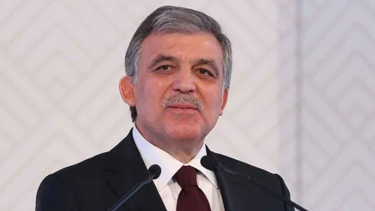 Abdullah Gül’den yeni yasa açıklaması: Erdoğan ve Bahçeli’yi tebrik etti
