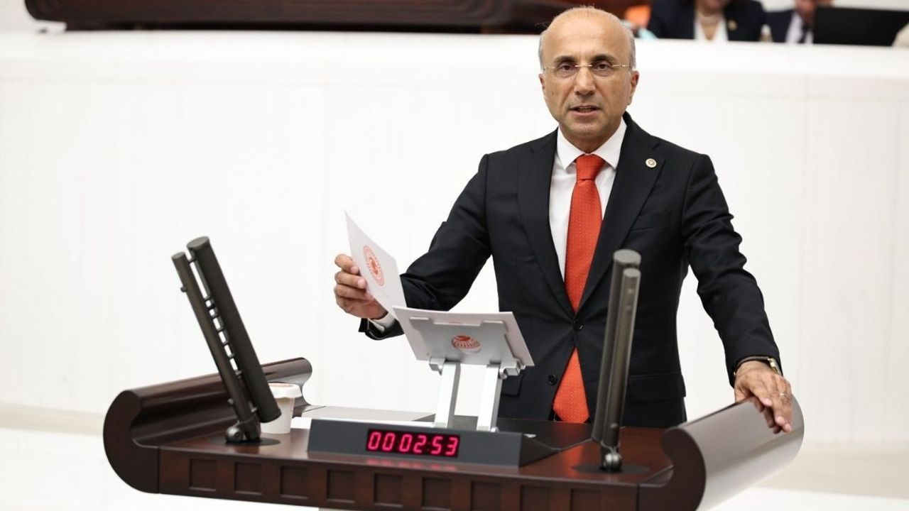 Aşkın Genç: Türkiye'de emekçi Almanya'dan yüzde 25 daha fazla çalışıyor
