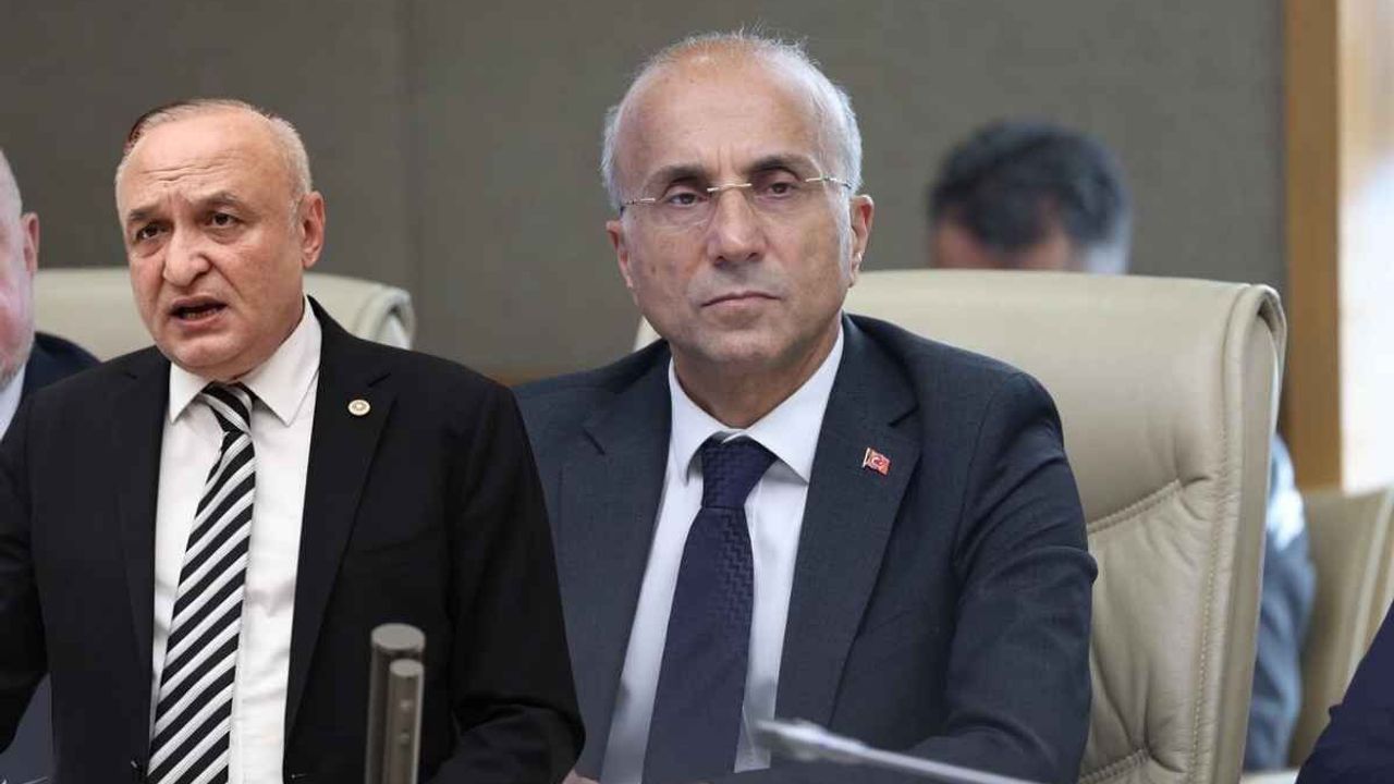Milletvekiline bıçaklı saldırı! Aşkın Genç sessiz kalmadı