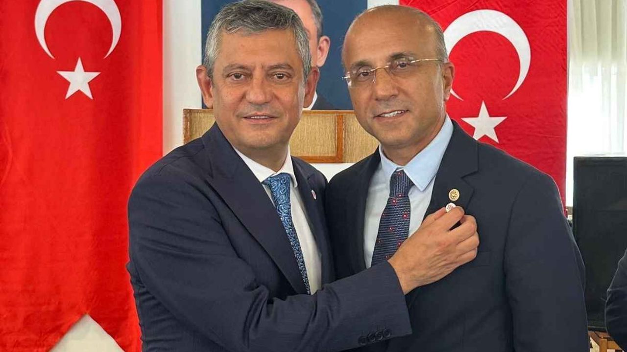 Aşkın Genç’ten Özgür Özel’e destek: Liderliğinde iktidar yolculuğumuza devam ediyoruz