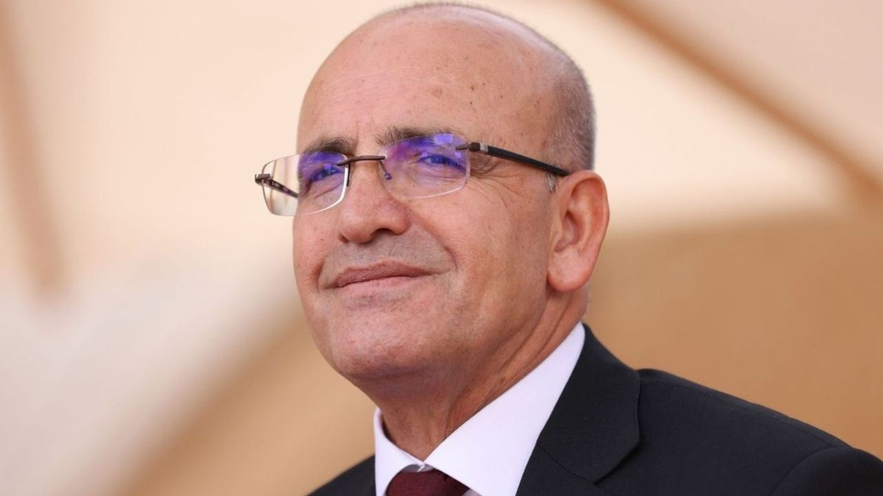 Bakan Şimşek: "Dezenflasyon sürecini desteklemeye devam edeceğiz"