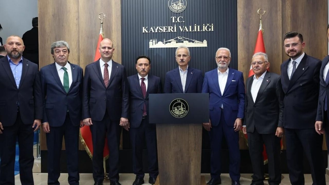 Bakan Uraloğlu ile Kayseri Valisi Çiçek bir araya geldi