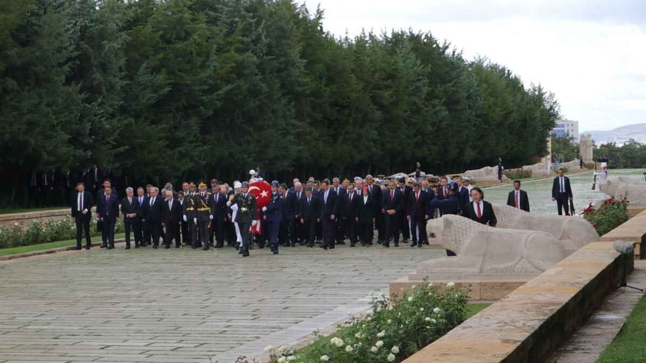 Büyük Zafer’in 104’üncü yılında Anıtkabir’de devlet erkânı buluştu