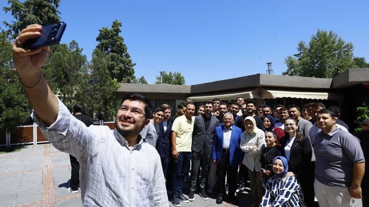 Büyükkılıç: Türkiye Yüzyıl’ını gençlerle birlikte inşa edeceğiz