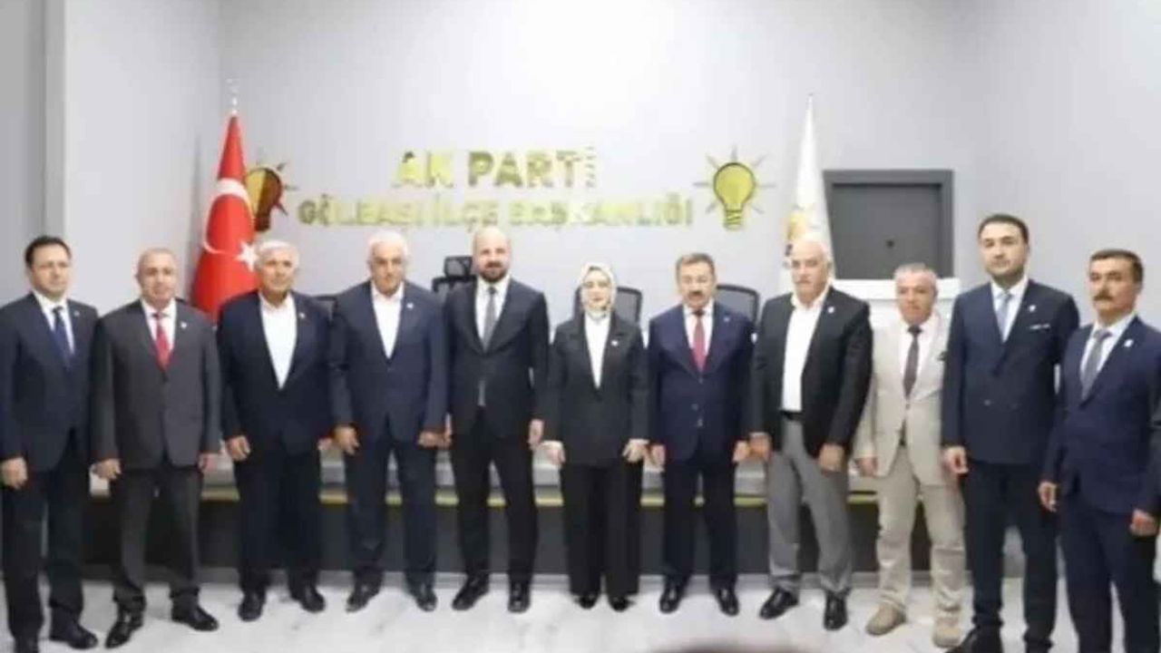 CHP’li 6 belediye meclis üyesi AK Parti’ye katıldı