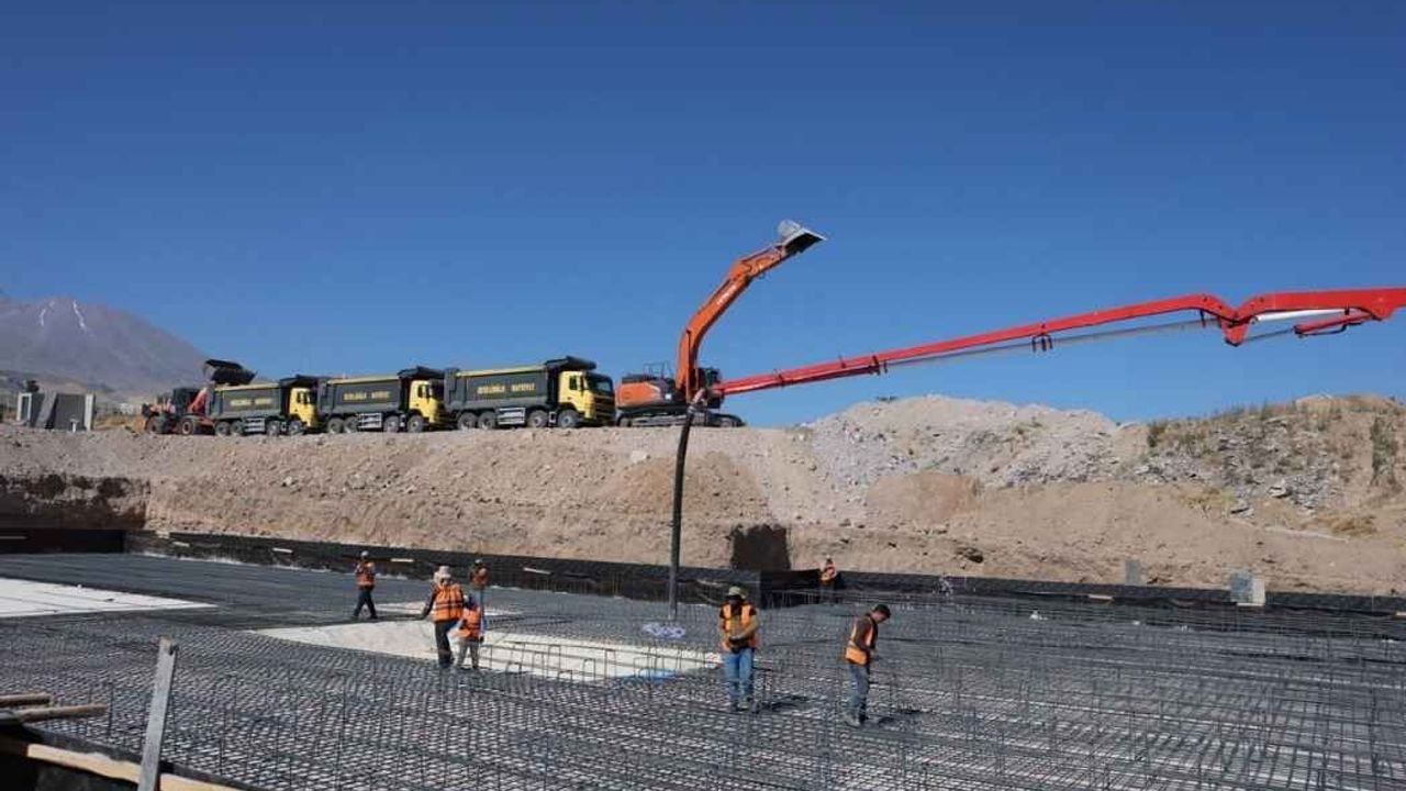 Kayseri’ye dev yatırım: 7 projenin temeli atıldı, 8 projenin de açılışı yapıldı!