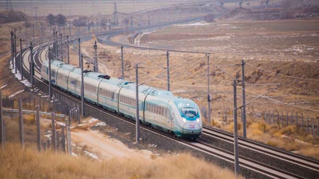 Türkiye’de hızlı tren hattına 16 şehir daha ekleniyor: Tarih belli oldu!