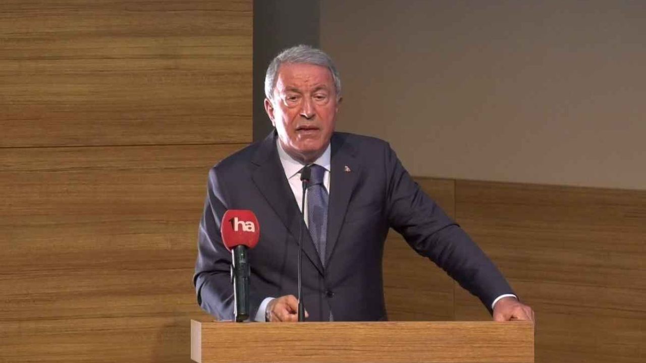 Hulusi Akar: Şehit aileleri ve gaziler üzerinden siyasi kazanç peşindeler