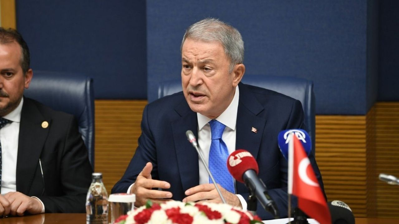 Hulusi Akar: Türkiye hiçbir ülke için tehdit değildir