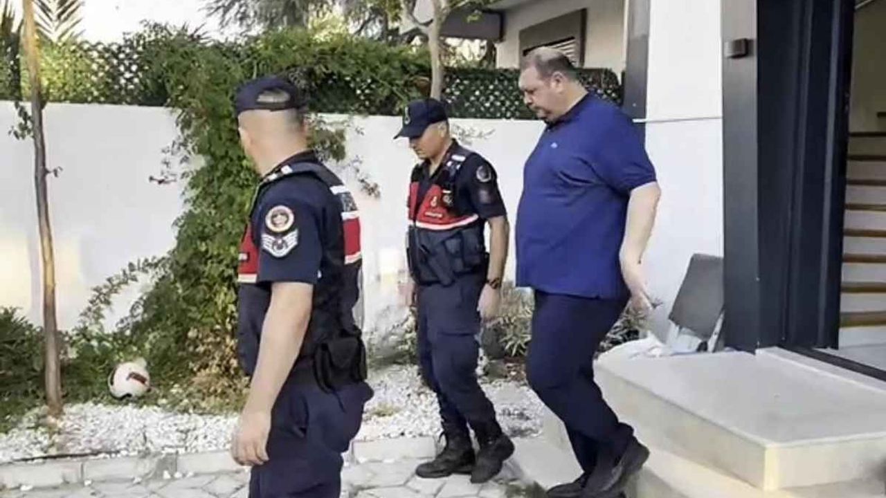İlkay Çiçek CHP’den ayrıldı: Kalbimdeki CHP’yi yok edemeyeceksiniz